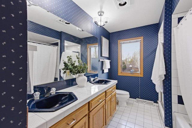 301 Ravine Baye ROAD, Milwaukee, WI 53217