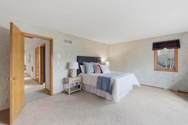 301 Ravine Baye ROAD, Milwaukee, WI 53217