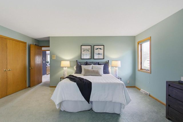 301 Ravine Baye ROAD, Milwaukee, WI 53217