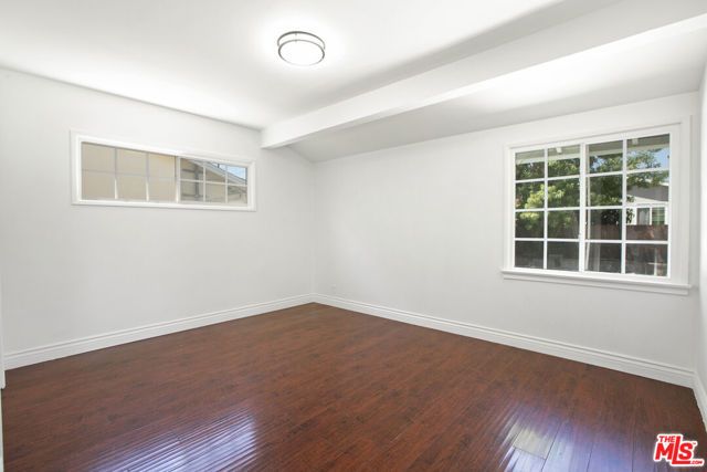 19027 Wyandotte Street, Reseda (los Angeles), CA 91335