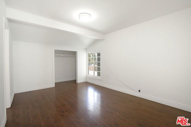 19027 Wyandotte Street, Reseda (los Angeles), CA 91335