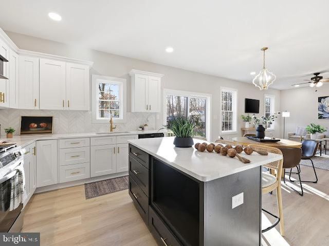 3511 S SHORE DR, Williamstown, NJ 08094