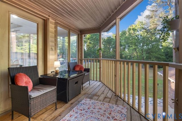 18522 Goode Ln, Dinwiddie, VA 23841