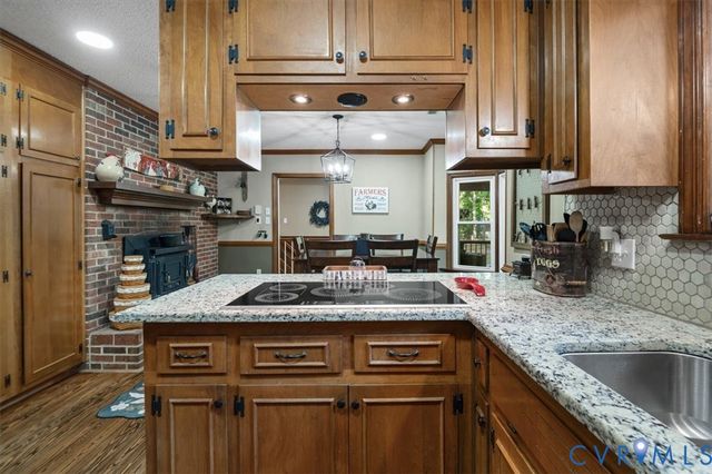 18522 Goode Ln, Dinwiddie, VA 23841