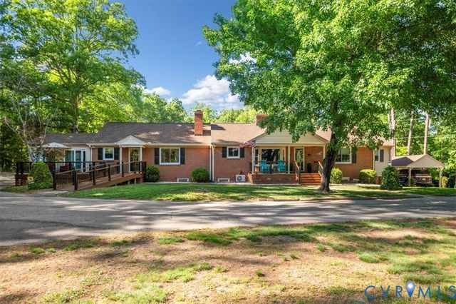 18522 Goode Ln, Dinwiddie, VA 23841