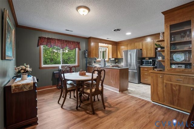 18522 Goode Ln, Dinwiddie, VA 23841