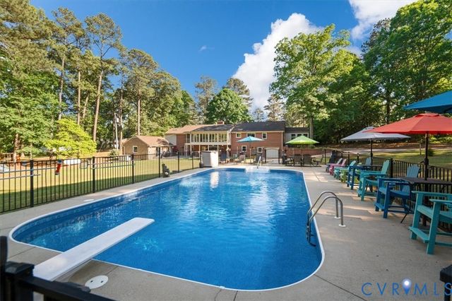 18522 Goode Ln, Dinwiddie, VA 23841