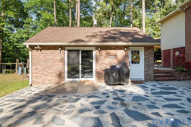 18522 Goode Ln, Dinwiddie, VA 23841