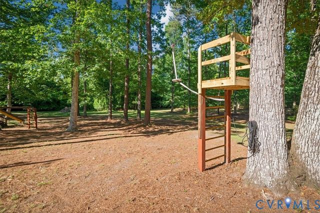 18522 Goode Ln, Dinwiddie, VA 23841