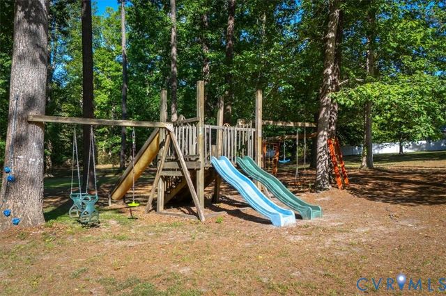 18522 Goode Ln, Dinwiddie, VA 23841