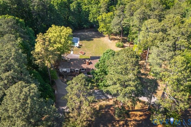 18522 Goode Ln, Dinwiddie, VA 23841
