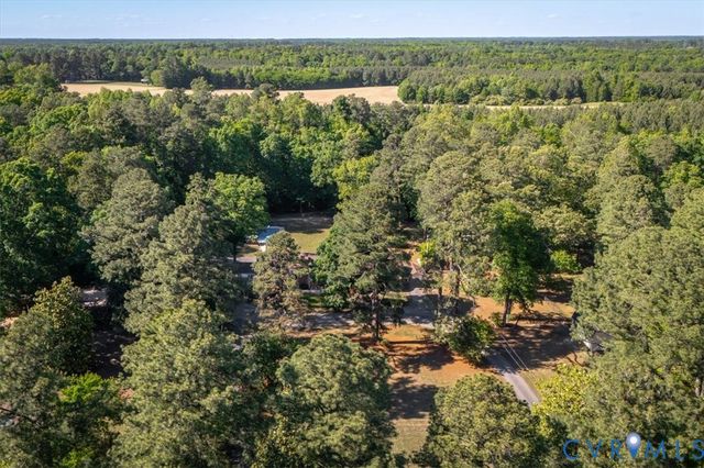 18522 Goode Ln, Dinwiddie, VA 23841