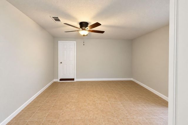 111 Rigby Owen Road, Conroe, TX 77304