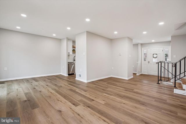 12060 WILLOWOOD DR, Woodbridge, VA 22192