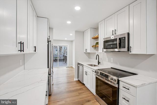 12060 WILLOWOOD DR, Woodbridge, VA 22192