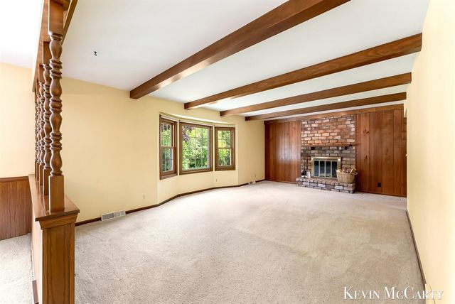 1746 Edgewood Avenue, Grand Rapids, MI 49506
