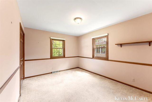 1746 Edgewood Avenue, Grand Rapids, MI 49506