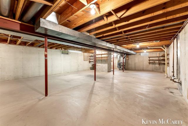 1746 Edgewood Avenue, Grand Rapids, MI 49506