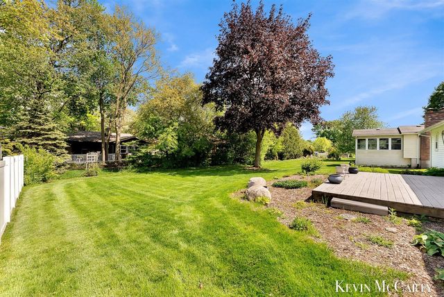 1746 Edgewood Avenue, Grand Rapids, MI 49506