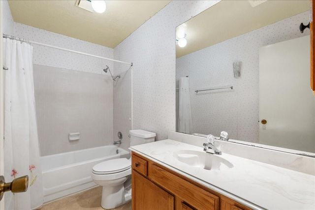 2790 Pinewood Drive, League City, TX 77573