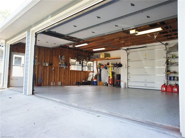 6840 Sable Ridge LN, Naples, FL 34109