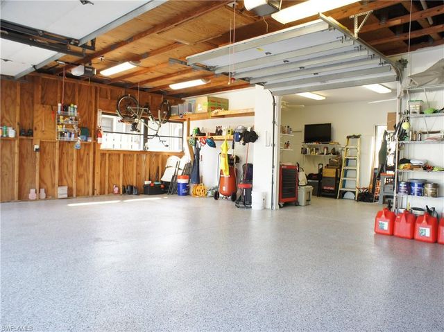 6840 Sable Ridge LN, Naples, FL 34109