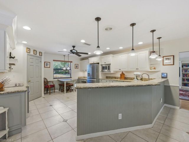 6840 Sable Ridge LN, Naples, FL 34109