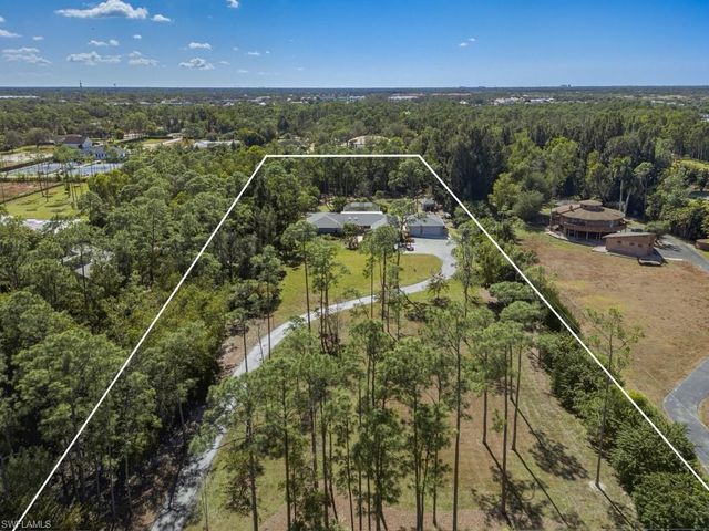 6840 Sable Ridge LN, Naples, FL 34109