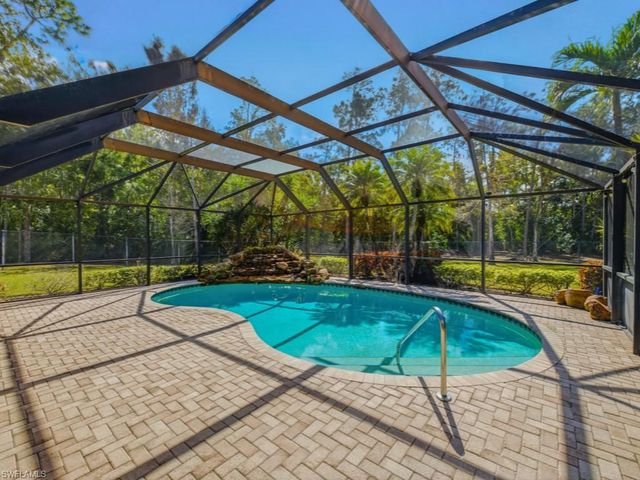 6840 Sable Ridge LN, Naples, FL 34109