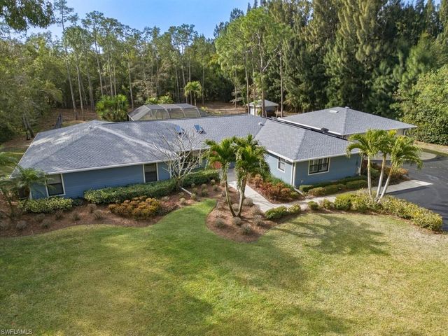 6840 Sable Ridge LN, Naples, FL 34109