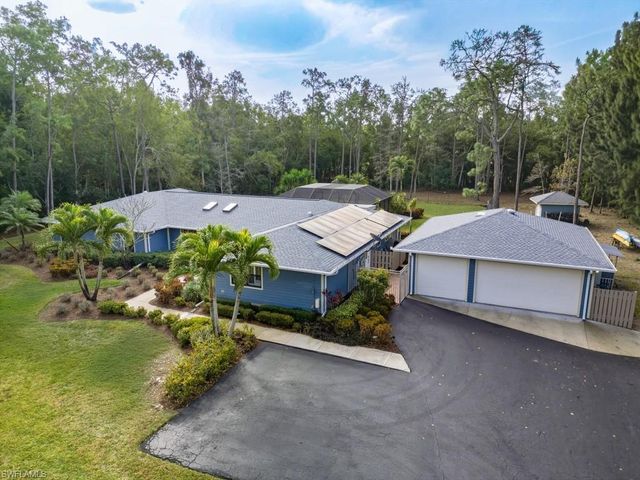 6840 Sable Ridge LN, Naples, FL 34109