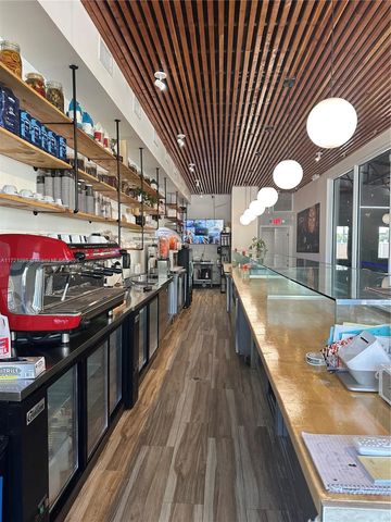 167th St, North Miami Beach, FL 33162