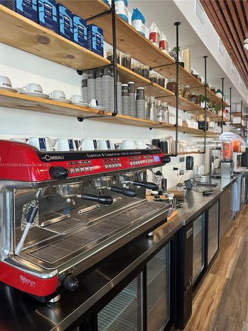 167th St, North Miami Beach, FL 33162