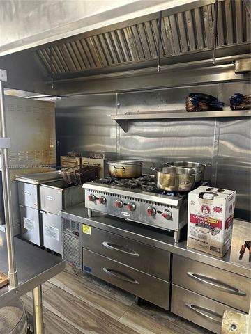 167th St, North Miami Beach, FL 33162