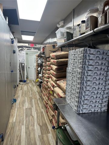 167th St, North Miami Beach, FL 33162