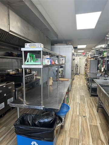 167th St, North Miami Beach, FL 33162