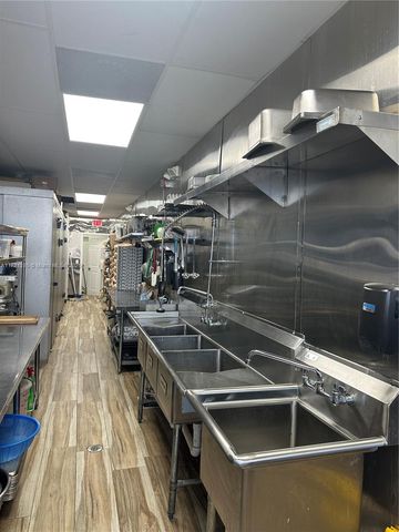 167th St, North Miami Beach, FL 33162