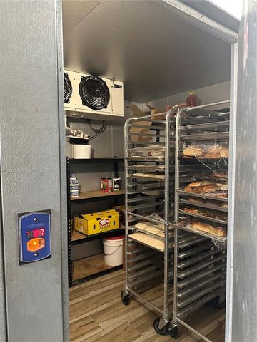 167th St, North Miami Beach, FL 33162