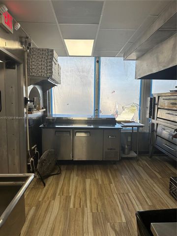 167th St, North Miami Beach, FL 33162