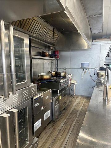 167th St, North Miami Beach, FL 33162