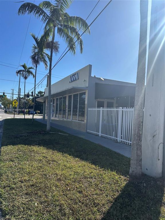 167th St, North Miami Beach, FL 33162