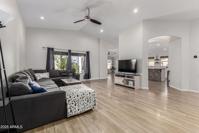 8308 W BERRIDGE Lane, Glendale, AZ 85305