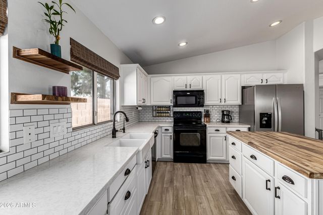 8308 W BERRIDGE Lane, Glendale, AZ 85305