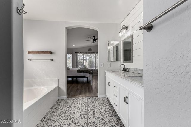 8308 W BERRIDGE Lane, Glendale, AZ 85305