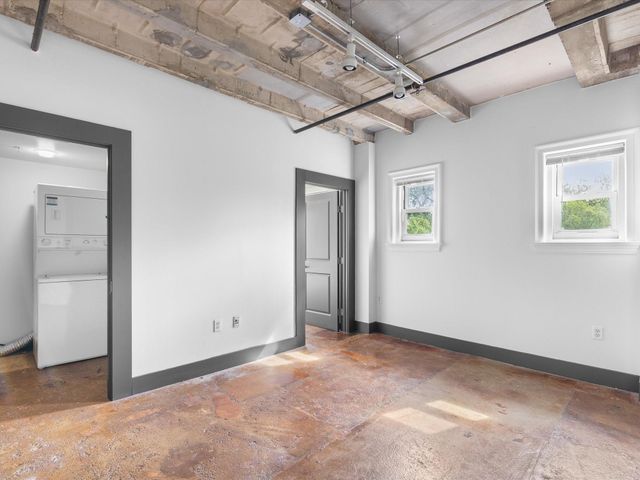 329 E Colorado Boulevard 202, Dallas, TX 75203