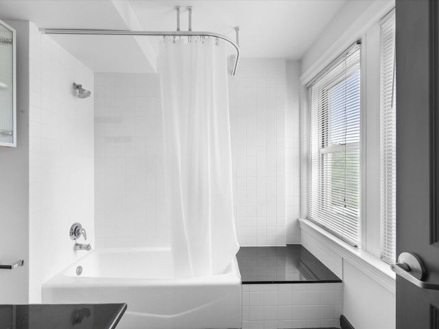 329 E Colorado Boulevard 202, Dallas, TX 75203