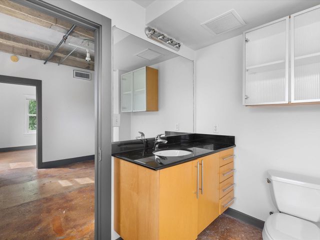 329 E Colorado Boulevard 202, Dallas, TX 75203