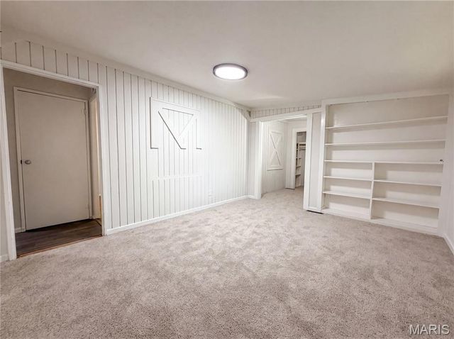 238 W Skyline Drive, Ballwin, MO 63011