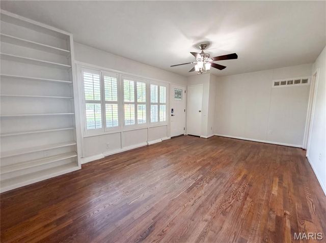 238 W Skyline Drive, Ballwin, MO 63011