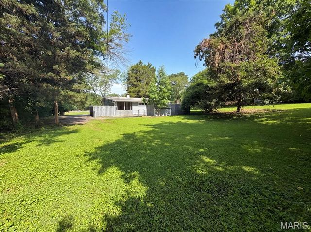 238 W Skyline Drive, Ballwin, MO 63011